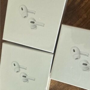Apple AirPods Pro with White Finish